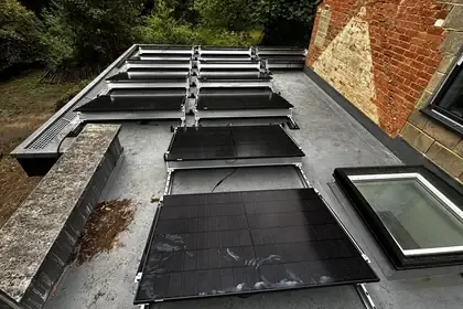 Flat-roof solar with FOX ESS storage
